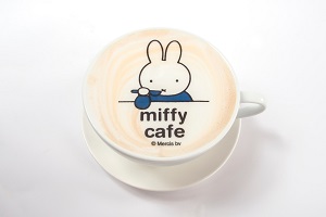 ミッフィーカフェホットラテ