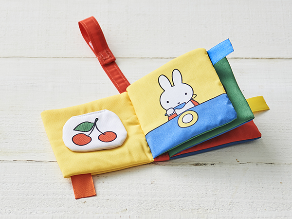 12 15発売 ひよこクラブ1 2月号 付録に Miffy カシャカシャ布絵本 トピックス Dickbruna Jp 日本のミッフィー情報サイト